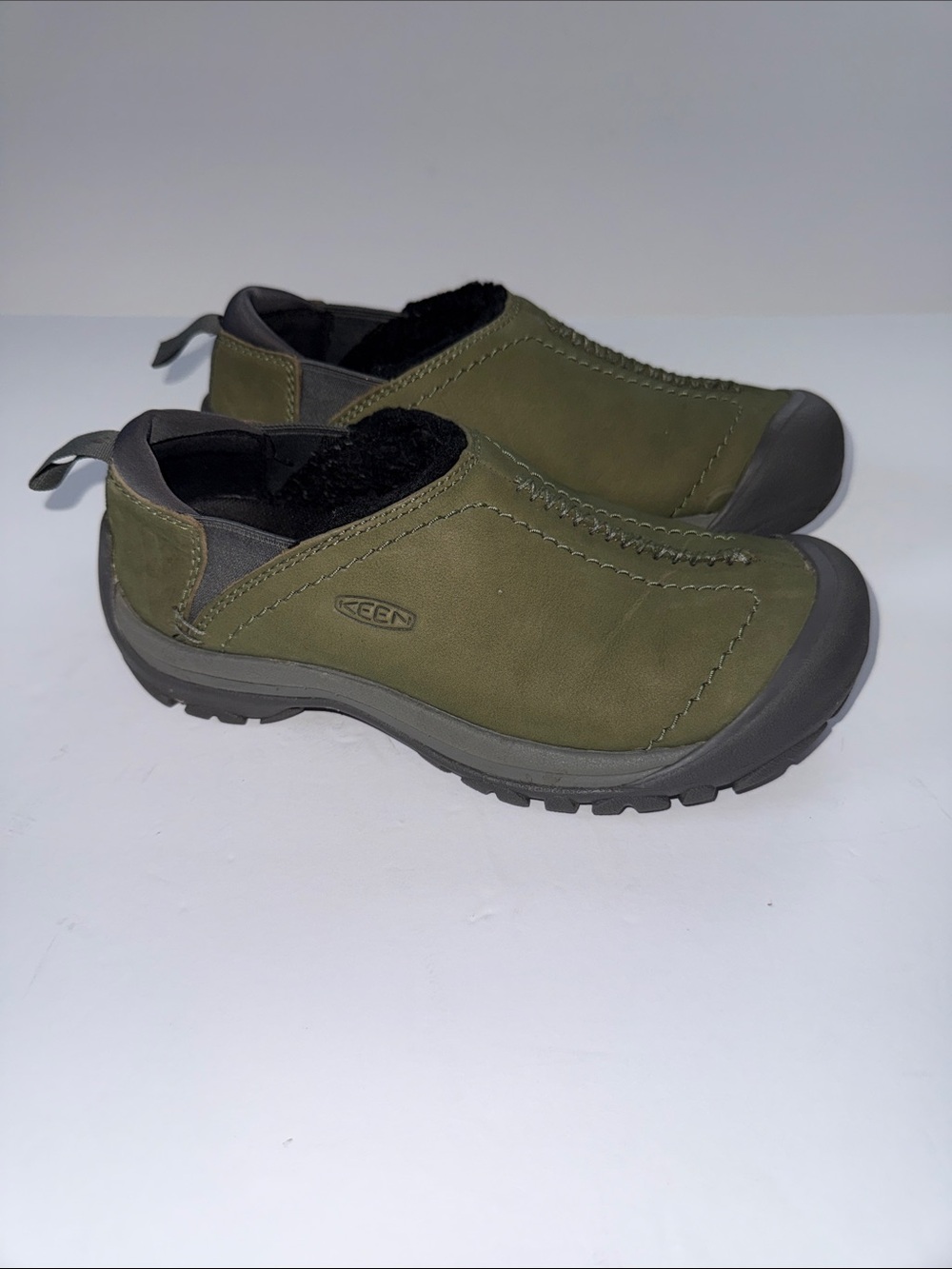 KEEN Women’s Slip-On Casual Shoe in Olive Green